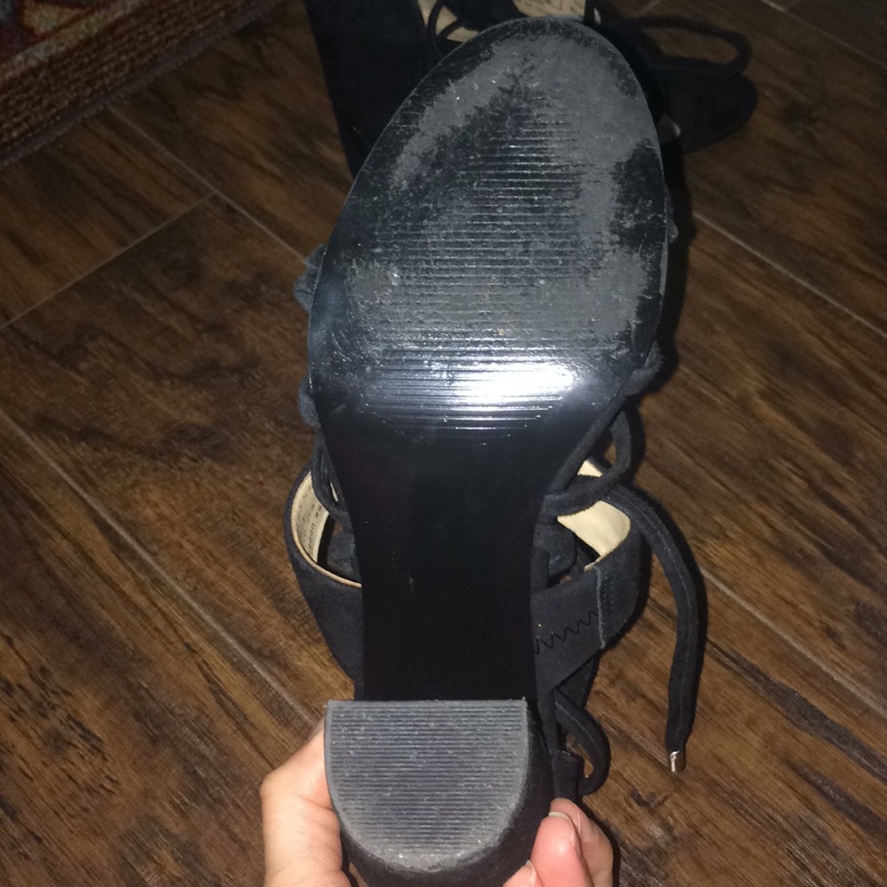 GUESS heels - Picture 4 of 4